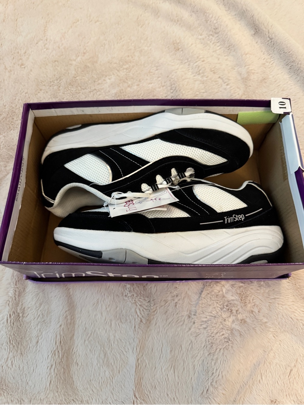 NWT TrimStep Women’s Sneakers Size 10